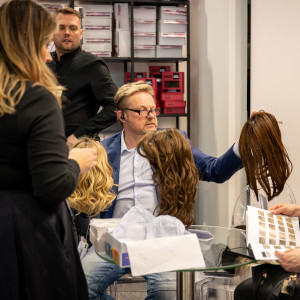 Targi Cosmoprof - Rokoko peruki wystawcą