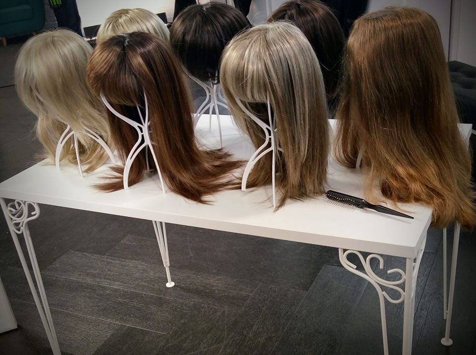 peruki na&nbsp;salonach